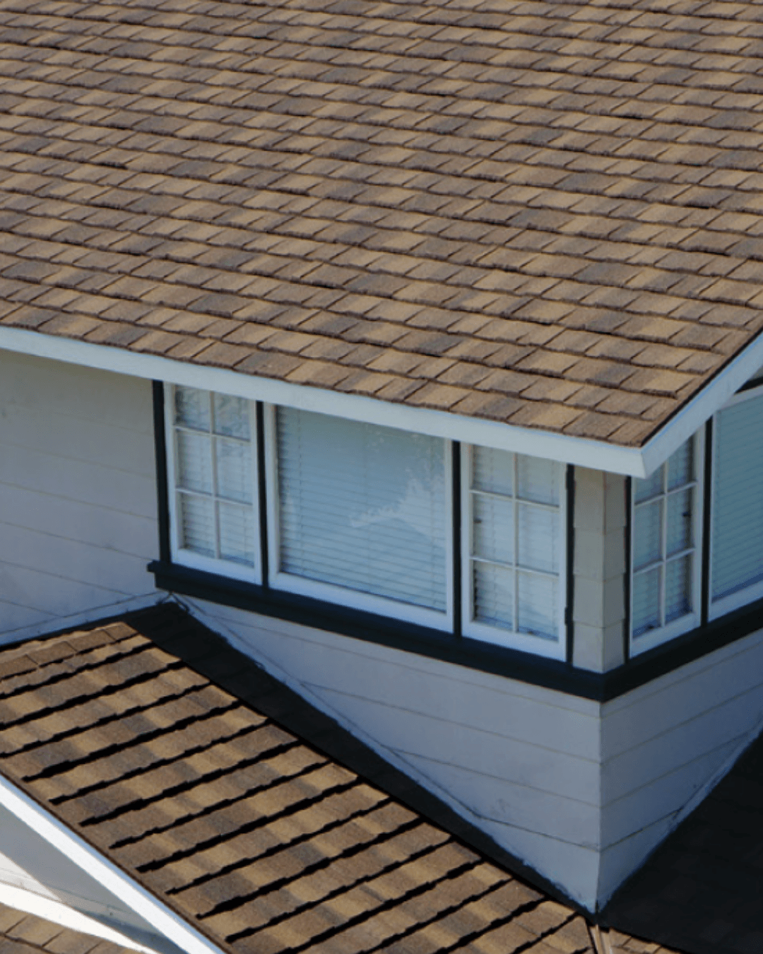 Cottage stone-coated steel shingle profile
